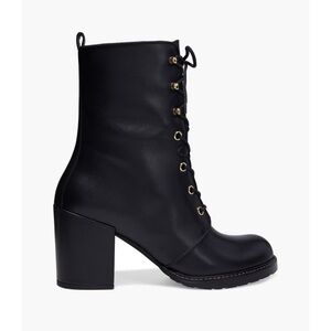 Stuart Weitzman Cassey Boot Black Leather Sz 6.5